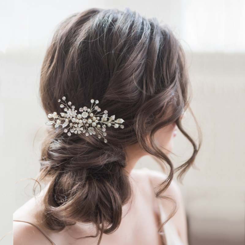 Useful Tips for Choosing Bridal Hair Accessories for A Perfect