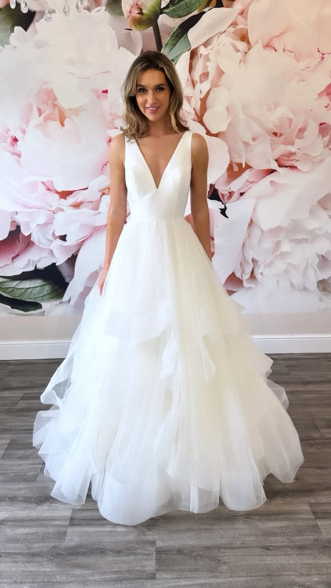 D4012 Essense of Australia – Pearls Lace