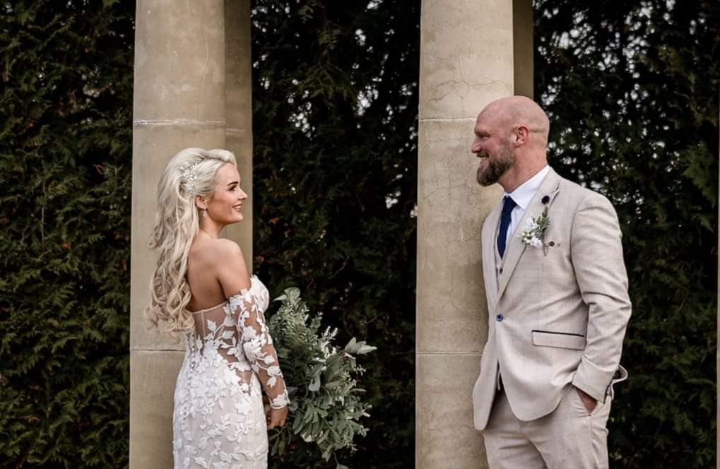 REAL BRIDE BLOG -  SAMANTHA & NEIL