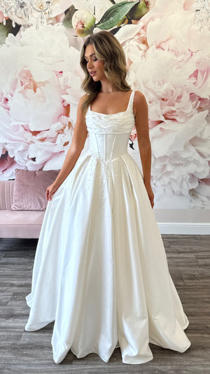Pearls & Lace Bridal Boutique & Online Store Pearls & Lace Bridal Boutique & Online Store