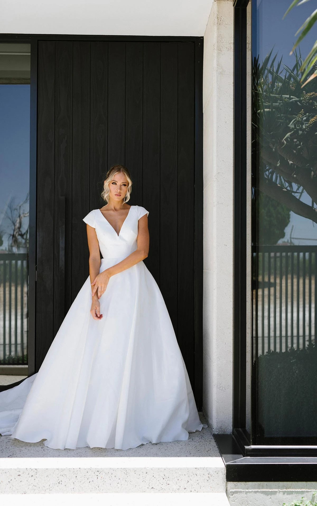 Martina liana Ballgown with cap sleeves off the peg