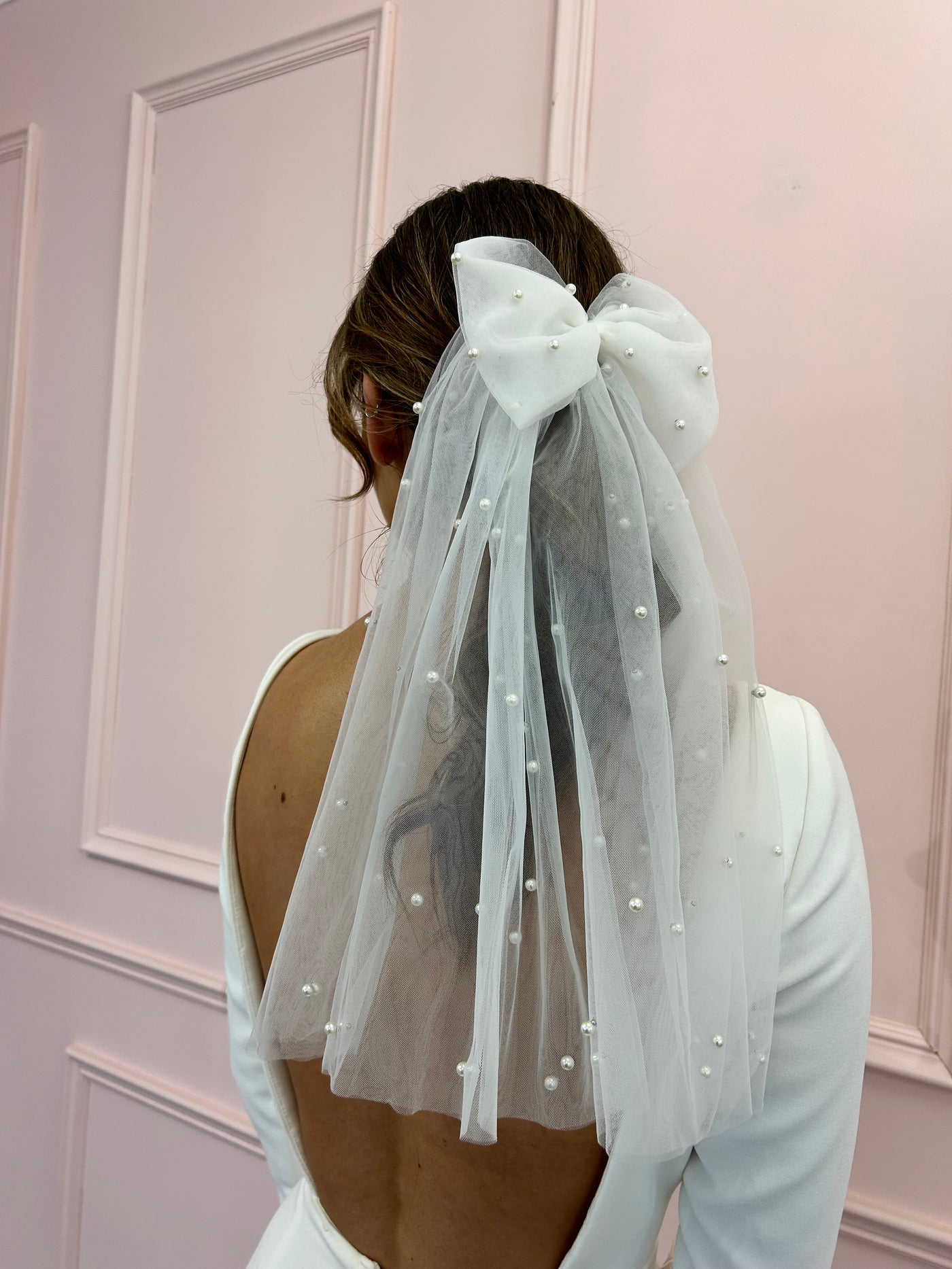 Hen Party Pearl Bow Veil