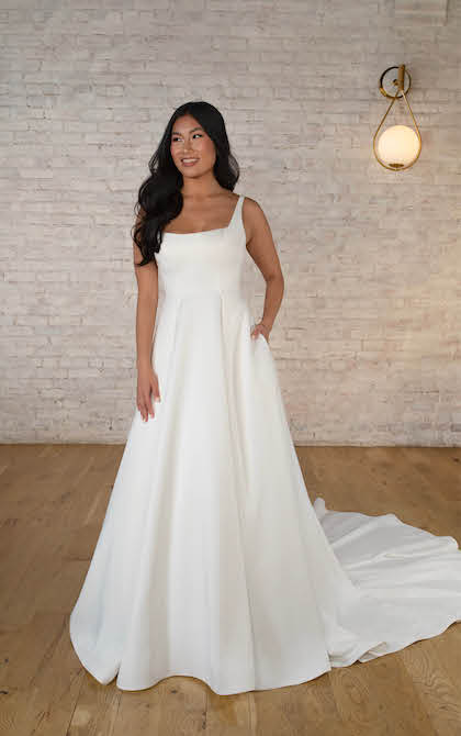 Simple Plus size wedding dress 