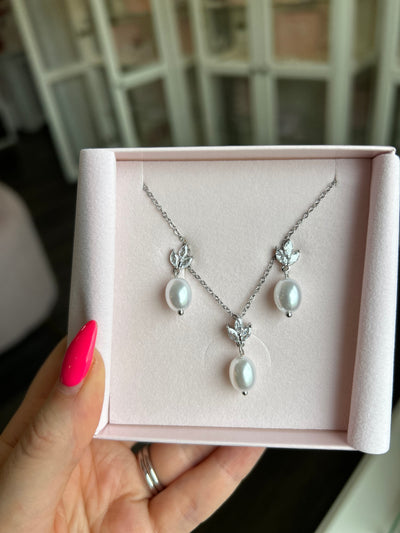 Robyn Earring & Necklace set