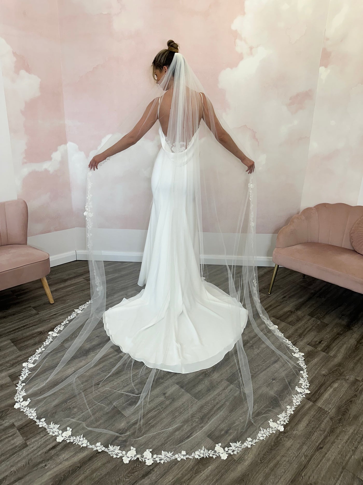 Randy Fenoli deluxe lace edge veil S701