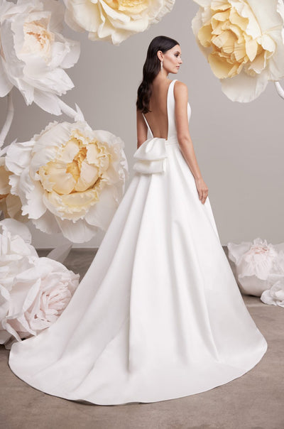 Simple Wedding Ballgown, Off the rack wedding dress, off the rack bridal shop