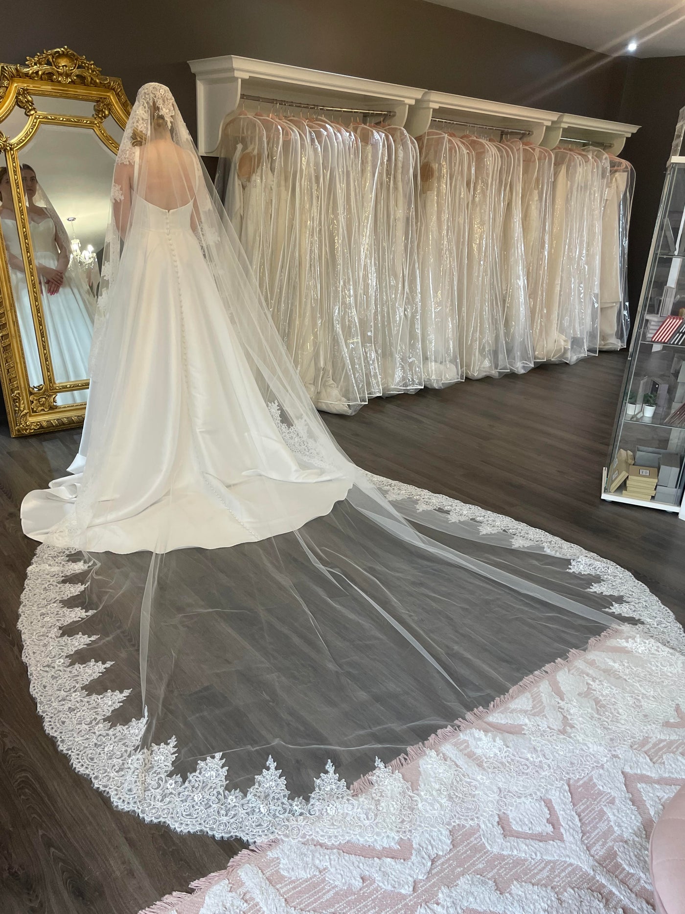 Royal Traditional Lace Veil