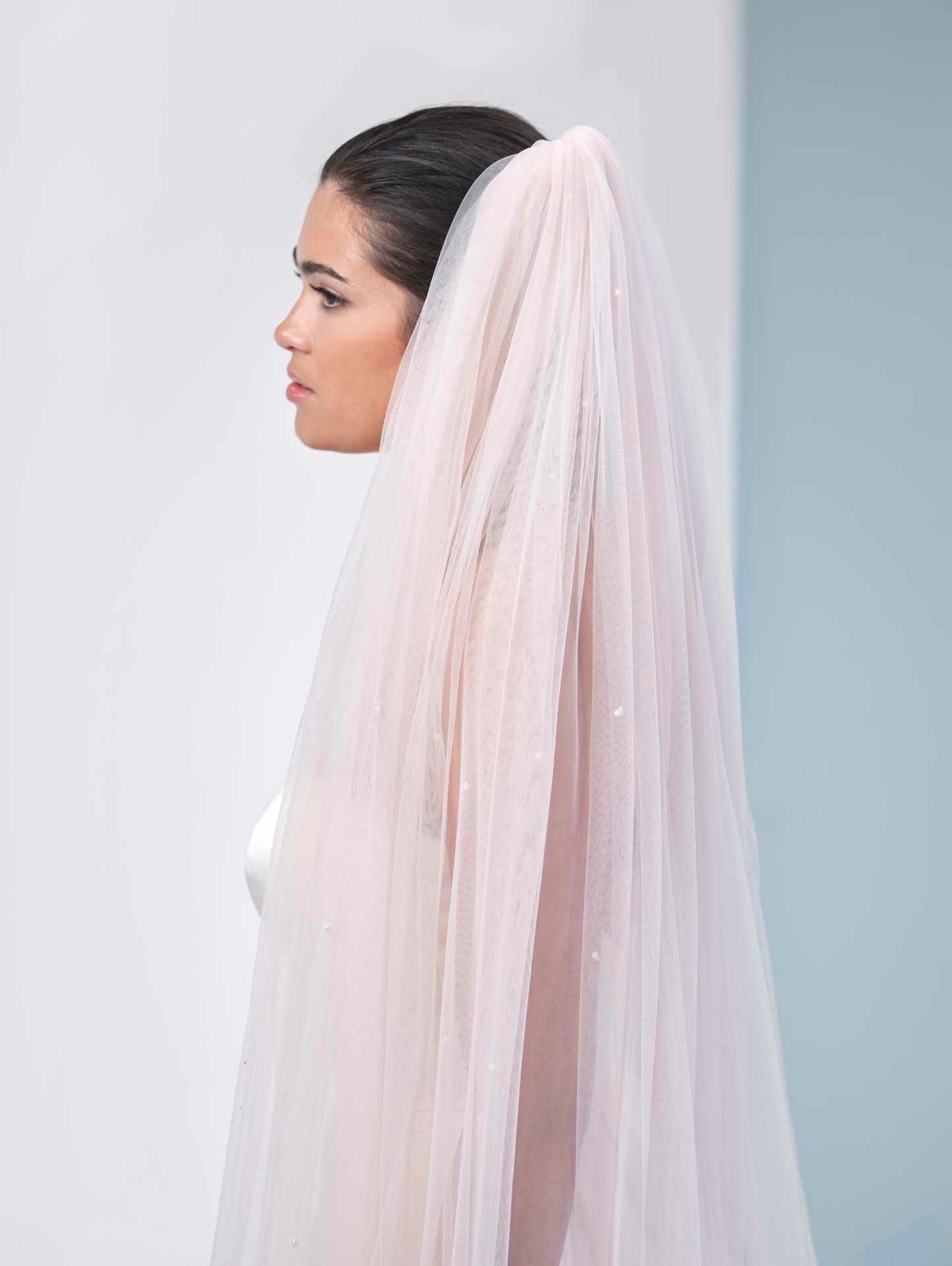 Brooke Delicate Pearl Veil S48