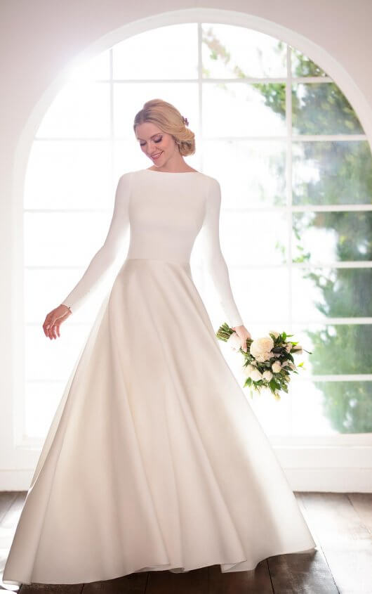 classic  longsleeved ballgown with simple train 