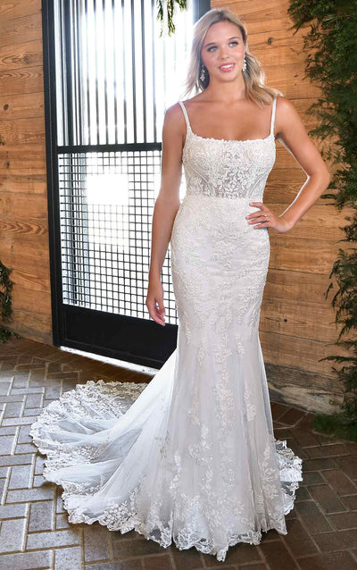 Chic fit and flare wedding dress with square neckline 