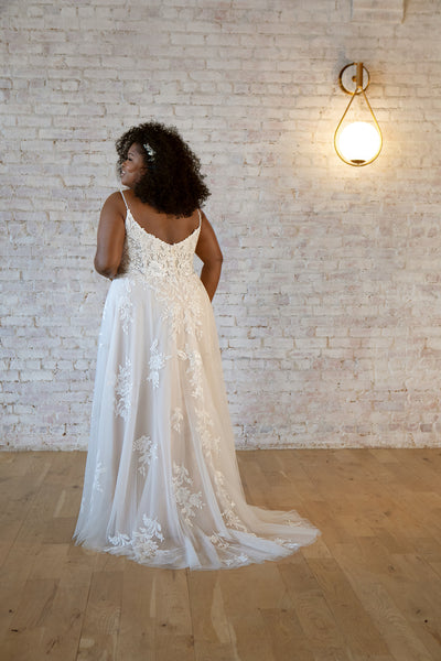 Lace Wedding Dress - Off the peg
