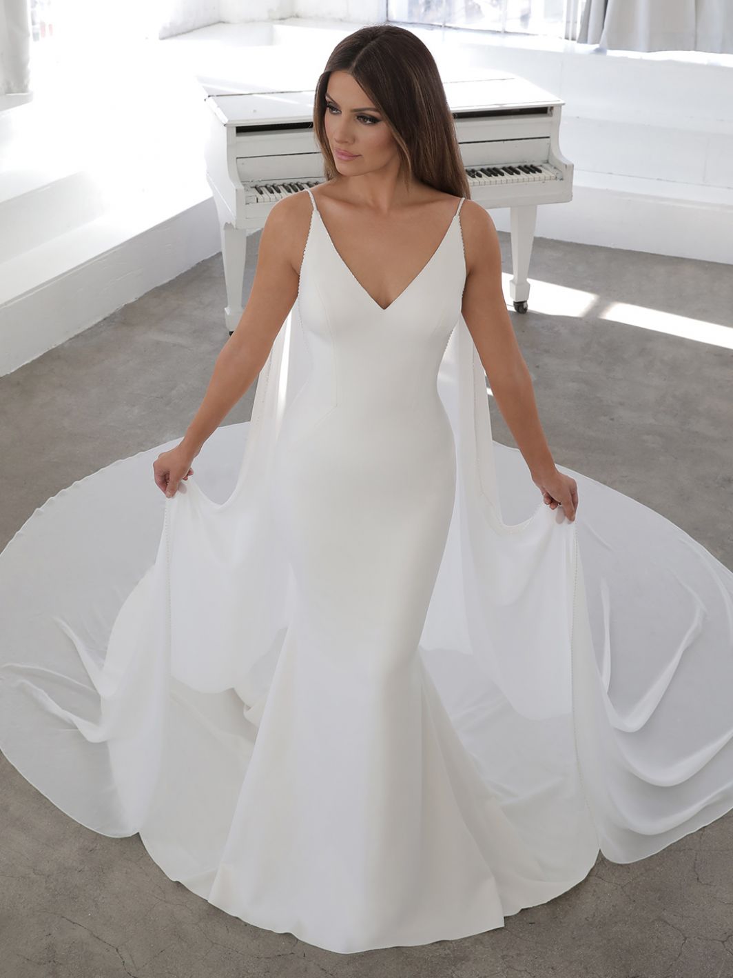 Crepe Simple Wedding Dress with detachable cape - off the racki