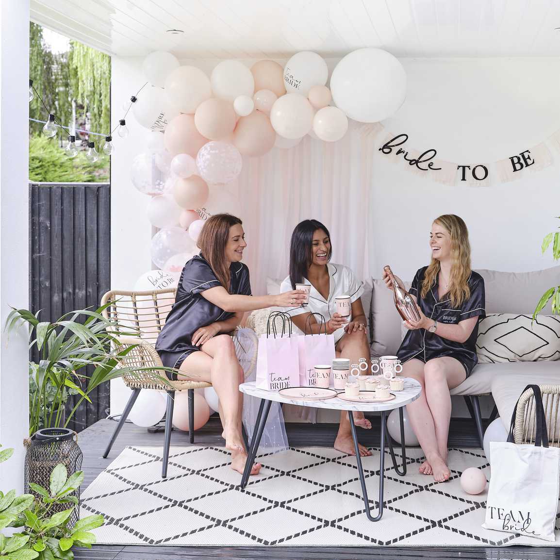 Bride To Be Hen Party Bunting with Tassel Garland